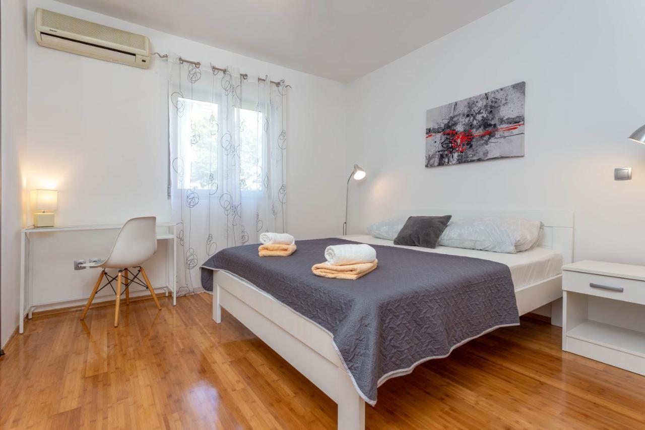 Apartment Tasina Hvar Town Exterior photo